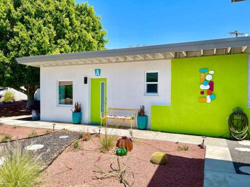 The Flamingo Palms private 1bd 1ba Unit in Duplex - Tap to explore photos