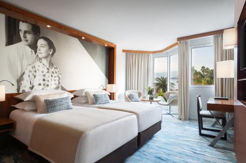 Deluxe Twin Room with Partial Sea View