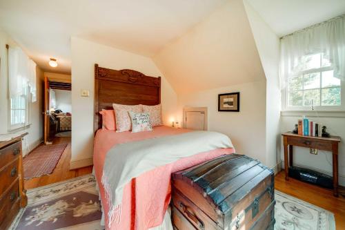 Terre Haute Manor Farmhouse with Gardens and Deck!