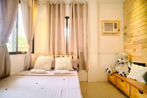 1 double bed, 1 twin bed