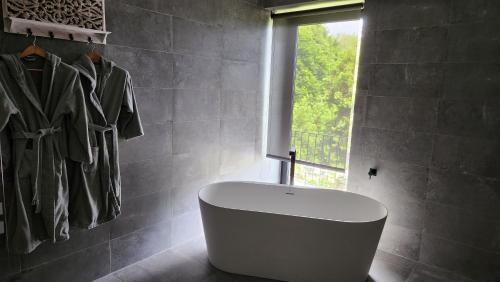 ห้องน้ำ, Casas de Campo Lomba D' Água - Turismo Rural (Casas de Campo Lomba D' Agua - Turismo Rural) in โรซาริโอ ลากัว