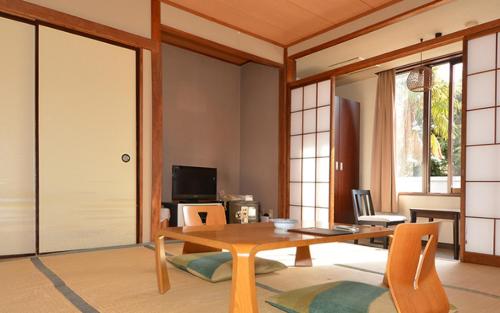 Standard Japanese-Style Room with Private Bathroom and Toilet - Non-Smoking