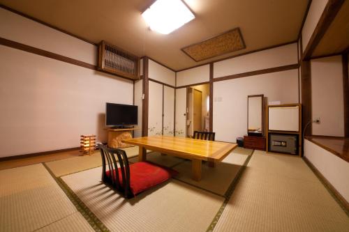 room detail thumbnail 0