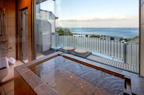 Standard Twin Room with Sea View