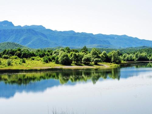 Quiet country side cottage near nature park Velebit