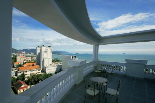 View, Nha Trang Palace Hotel near Long Beach