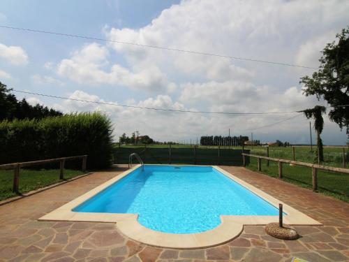 Cozy Holiday Home in Ariano nel Polesine with Swimming Pool