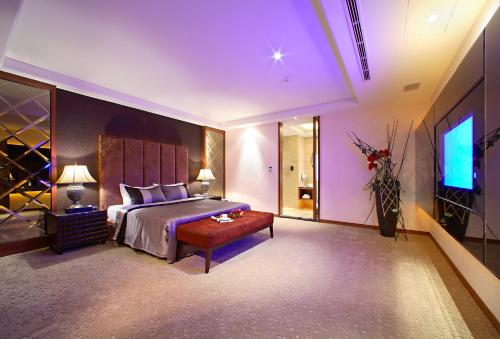 room detail thumbnail 0
