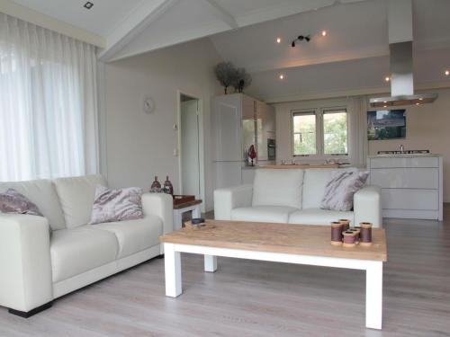  Lovely Holiday Home in Kattendijke near Centre, Pension in Kattendijke bei Groe