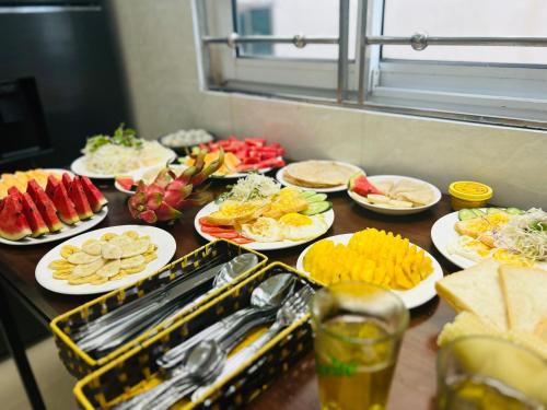 Majestic Hostel - Tours & Motorbike Rental
