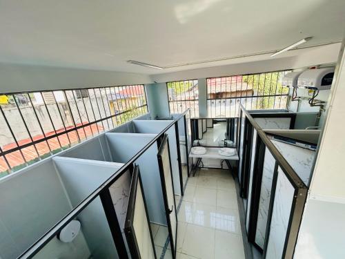 Majestic Hostel - Tours & Motorbike Rental