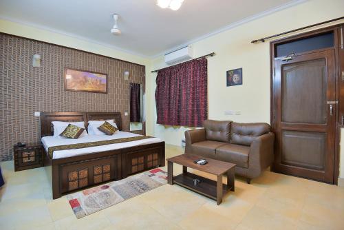 BedChambers Serviced Apartments, Sushant Lok