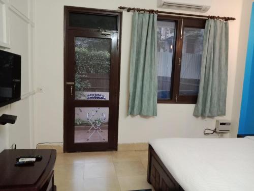BedChambers Serviced Apartments, Sushant Lok
