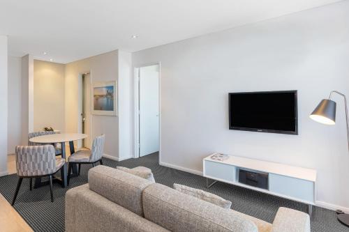 Meriton Suites Campbell Street - image 6