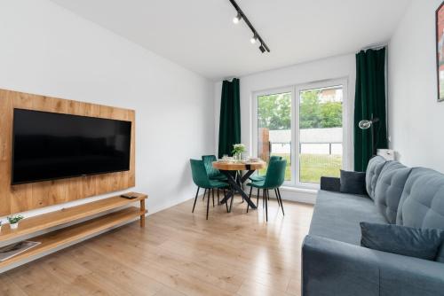 . Apartments with Garden Dmowskiego 81 by Noclegi Renters