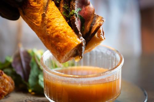 The Villa & Barrel Lounge - 레스토랑