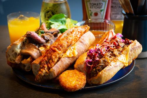The Villa & Barrel Lounge - 레스토랑