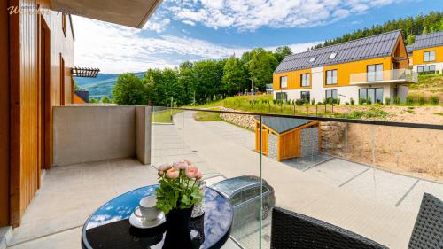 Balkons/terase, Hillside - apartamenty przy stoku narciarskim, plac zabaw, siłownia, widoki (Wonder Home - Apartamenty Hillside tuz przy stoku, sklep, plac zabaw i zewnetrzna silownia na tereni) in Karpača