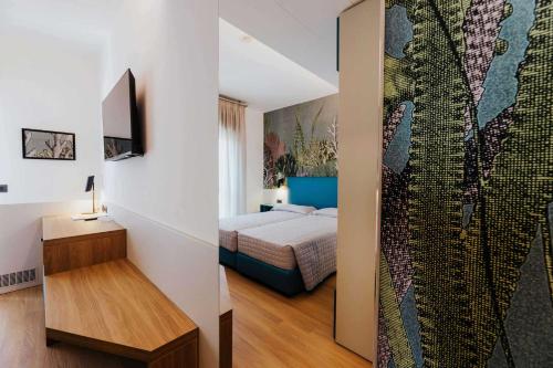 Superior Twin Room with City View room in Hotel La Serena