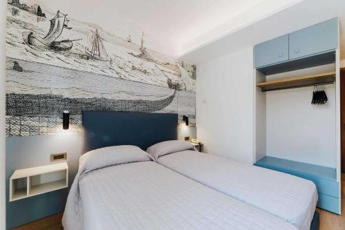 Superior Twin Room with City View image 4