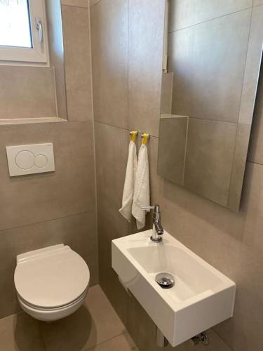 Edles Apartment in Hanau mit Balkon und Freisitz, Pkw-Stellplatz