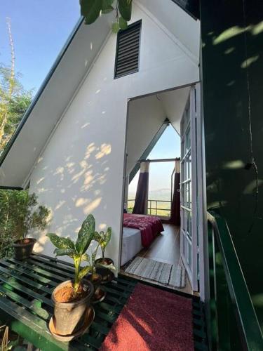 Casita Greens A-frame Hut