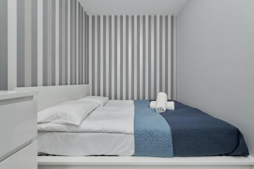 Modern Studio with Balcony for 4 Guests in Wrocław by Noclegi Renters, Breslau (Foto 5)