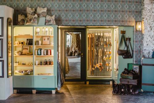 Okapuka Safari Lodge Okapuka Safari Lodge