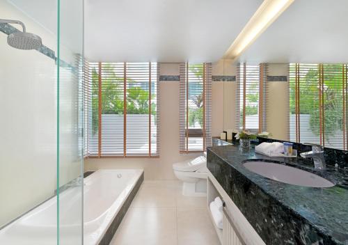 room detail thumbnail 2