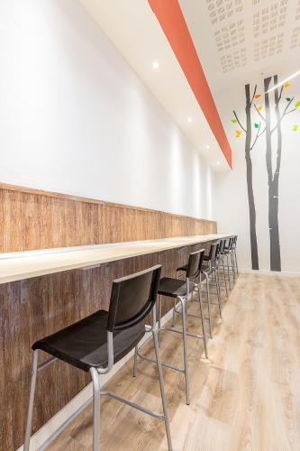 ห้องครัว, แอนท์ โฮสเทล บาร์เซโลนา (Ant Hostel Barcelona) near สวนสัตว์บาร์เซโลนา