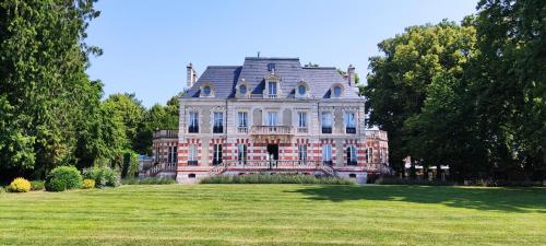 B&B Saint-Germain-du-Plain - Château de Saint Germain du Plain - Bed and Breakfast Saint-Germain-du-Plain