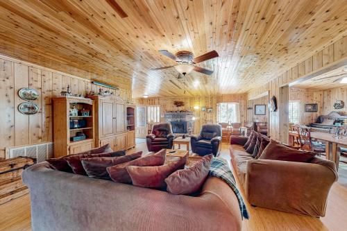 Hunsaker Hideaway in Running Springs, USA