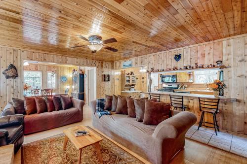 Hunsaker Hideaway in Running Springs, USA
