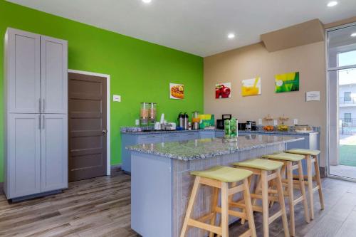 餐飲選擇, Quality Inn & Suites Elgin in 埃爾金