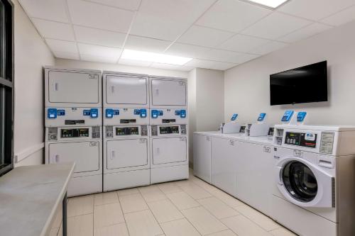Sonesta ES Suites Orlando International Drive - image 14