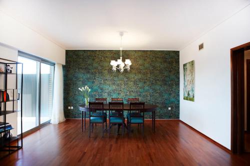 Luxury Apartment with Exceptional View - image 8