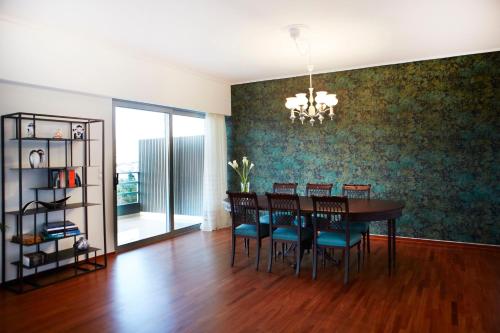 Luxury Apartment with Exceptional View - image 9