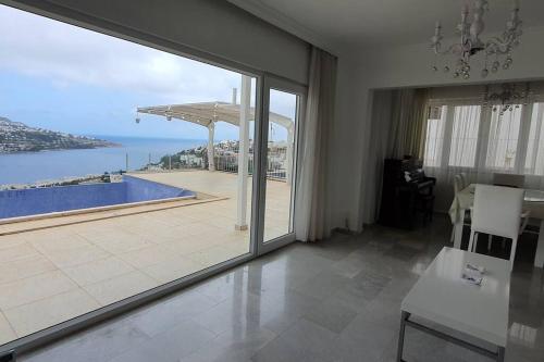 MAGNIFICENT VIEW with Private Pool & Piano, 3 Bedroom Villa, MIN 4 nigths in Bodrum