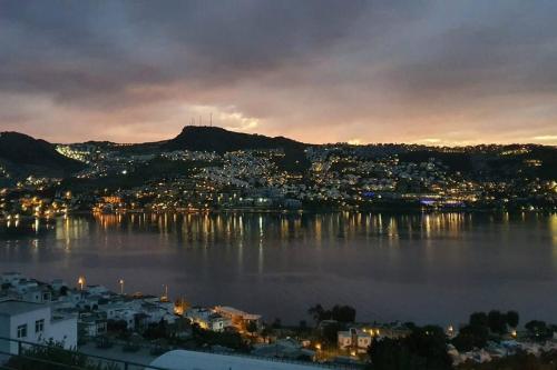 MAGNIFICENT VIEW with Private Pool & Piano, 3 Bedroom Villa, MIN 4 nigths in Bodrum