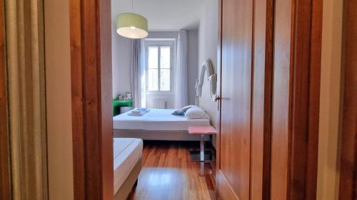1 double bed, 1 twin bed