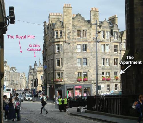 Royal Mile apt, just 1 min from Edinburgh Castle!