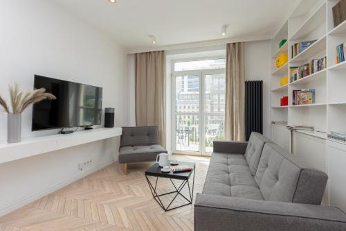 Trendy Apartment Marszałkowska with City View near Ogród Saski by Noclegi Renters, Warschau