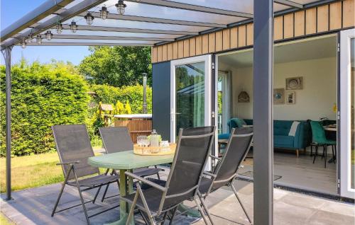  2 Bedroom Amazing Home In Heinkenszand in heinkenszand
