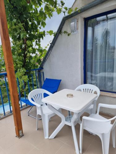 Complex Astra – Sunny Beach, WY