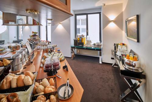 Hotel Heidelberger Hof - image 10