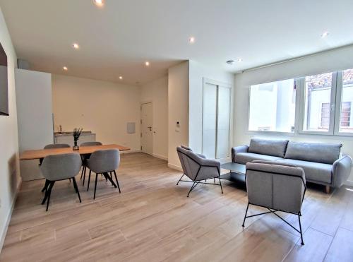 EDIFICIO DUQUE Room Type - One-Bedroom Apartment