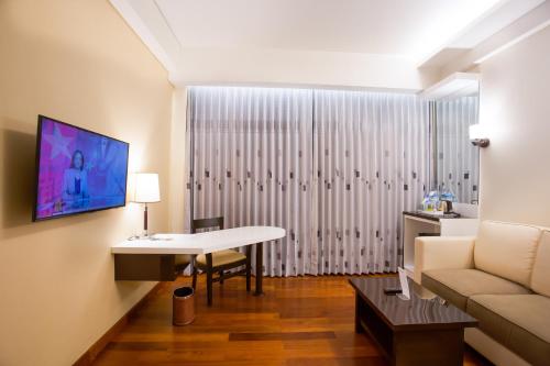Golden Palace Hotel Lombok Room Type - Executive Suite