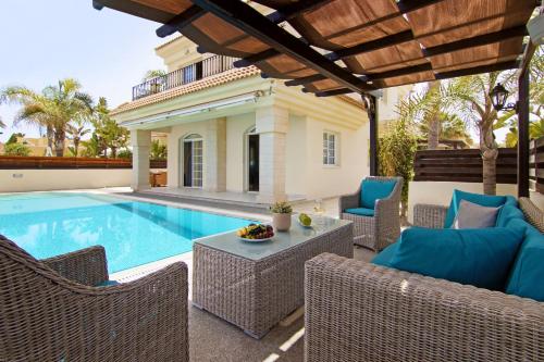 Villa image 8
