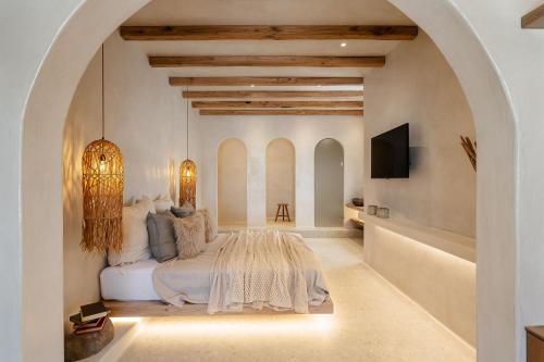 Stoa Suites