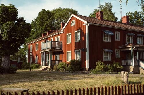 Ödevata Gårdshotell - Hotel - Emmaboda